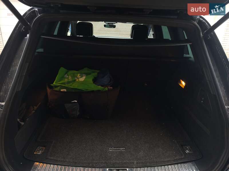 Внедорожник / Кроссовер Volkswagen Touareg 2017 в Киеве фото 15 Внедорожник / Кроссовер Volkswagen Touareg 2017 в Киеве