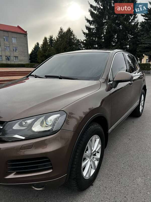 Внедорожник / Кроссовер Volkswagen Touareg 2010 в Калиновке