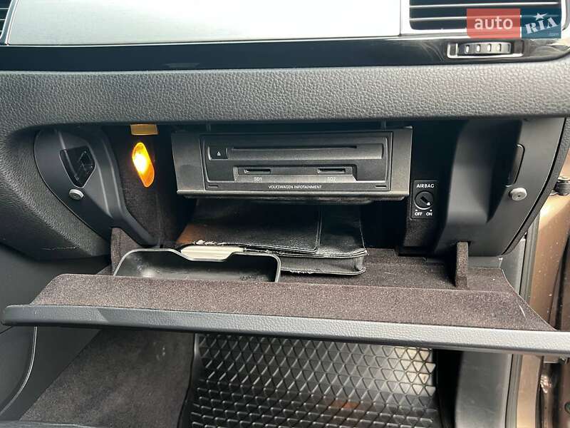 Внедорожник / Кроссовер Volkswagen Touareg 2010 в Калиновке