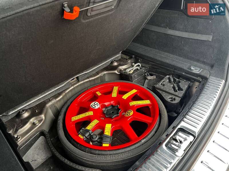 Внедорожник / Кроссовер Volkswagen Touareg 2010 в Калиновке