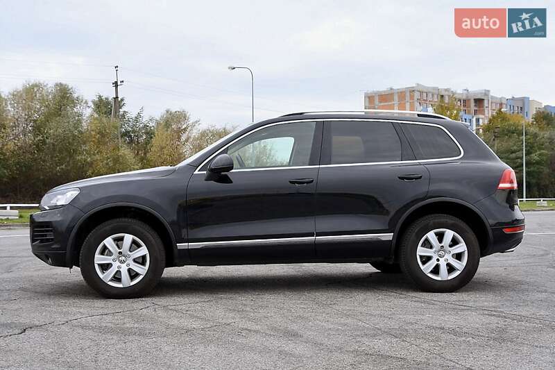 Позашляховик / Кросовер Volkswagen Touareg 2011 в Львові