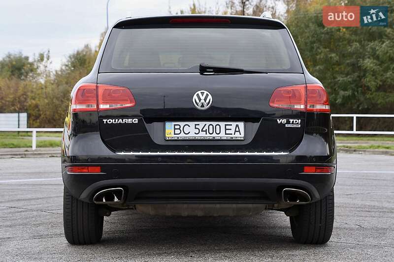 Позашляховик / Кросовер Volkswagen Touareg 2011 в Львові