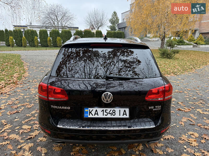 Внедорожник / Кроссовер Volkswagen Touareg 2011 в Хмельницком
