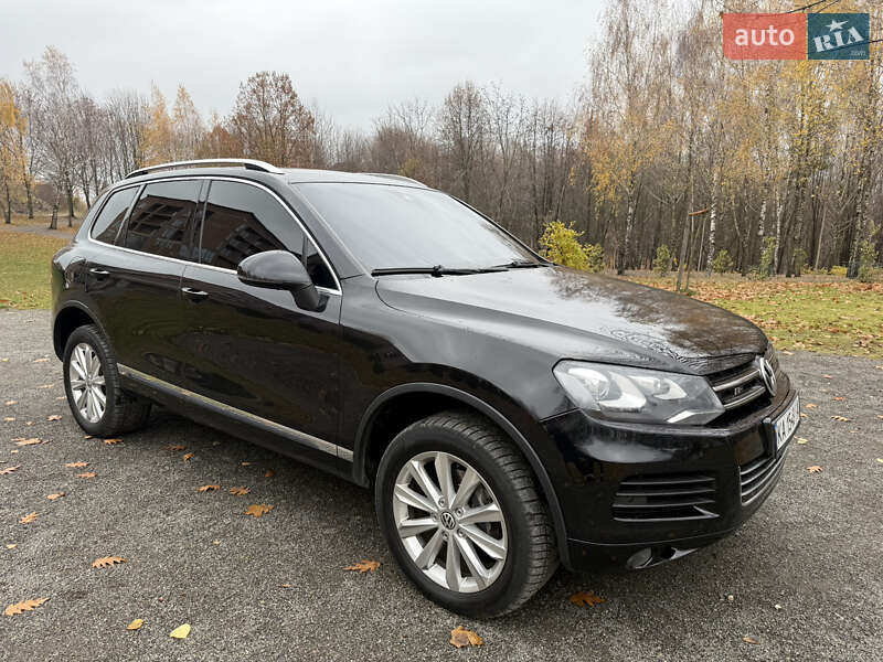 Внедорожник / Кроссовер Volkswagen Touareg 2011 в Хмельницком