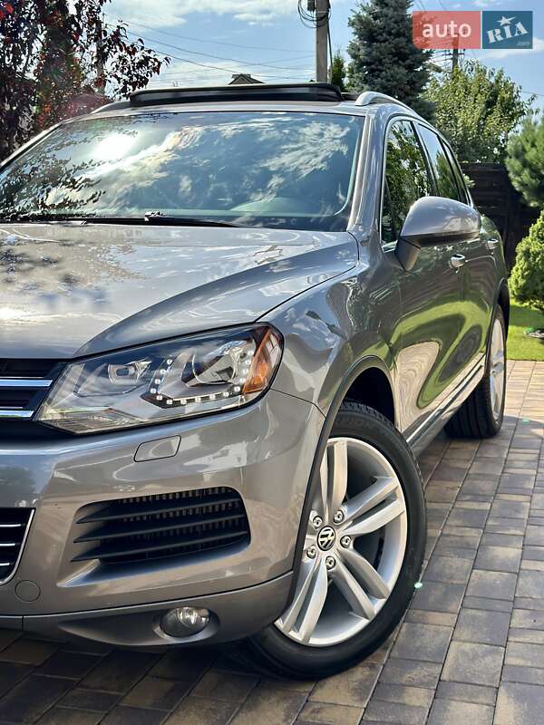 Внедорожник / Кроссовер Volkswagen Touareg 2014 в Виннице