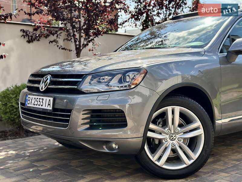 Внедорожник / Кроссовер Volkswagen Touareg 2014 в Виннице