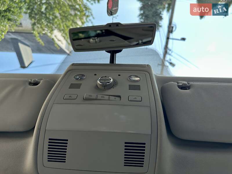 Внедорожник / Кроссовер Volkswagen Touareg 2014 в Виннице