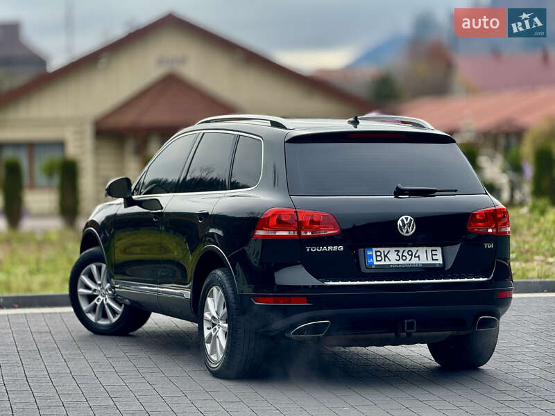 Внедорожник / Кроссовер Volkswagen Touareg 2012 в Межгорье