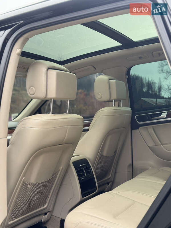 Внедорожник / Кроссовер Volkswagen Touareg 2012 в Межгорье