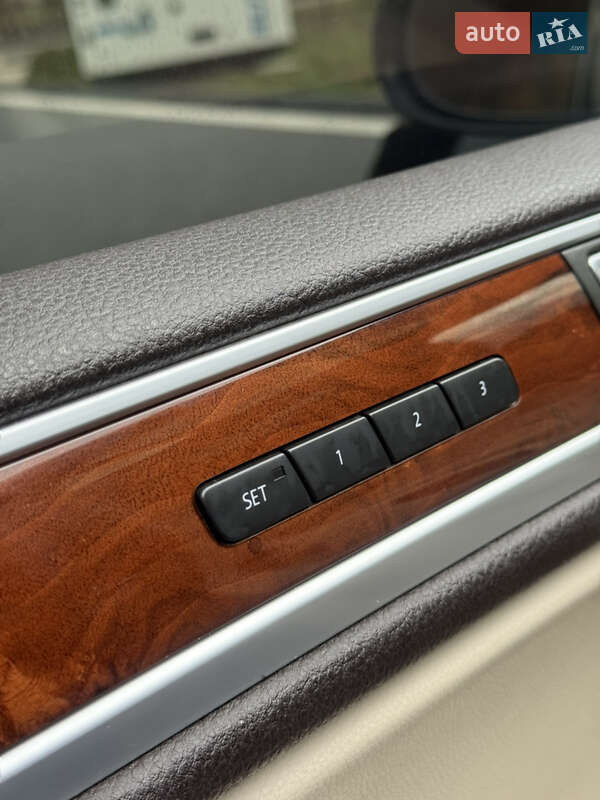 Внедорожник / Кроссовер Volkswagen Touareg 2012 в Межгорье