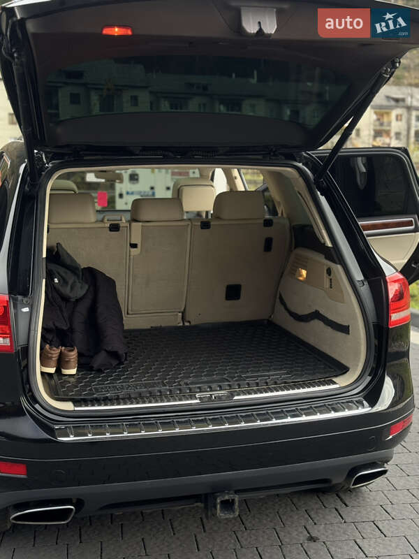 Внедорожник / Кроссовер Volkswagen Touareg 2012 в Межгорье