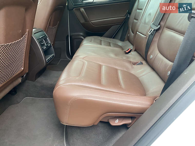 Позашляховик / Кросовер Volkswagen Touareg 2013 в Хмельницькому фото 47 Позашляховик / Кросовер Volkswagen Touareg 2013 в Хмельницькому
