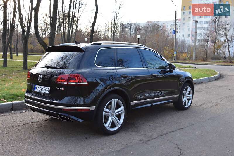 Позашляховик / Кросовер Volkswagen Touareg 2017 в Харкові