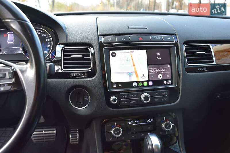 Позашляховик / Кросовер Volkswagen Touareg 2017 в Харкові