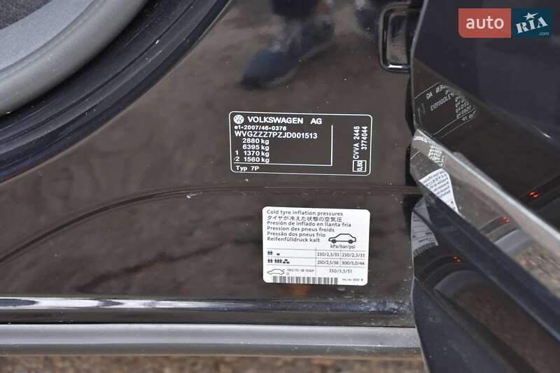 Позашляховик / Кросовер Volkswagen Touareg 2017 в Харкові