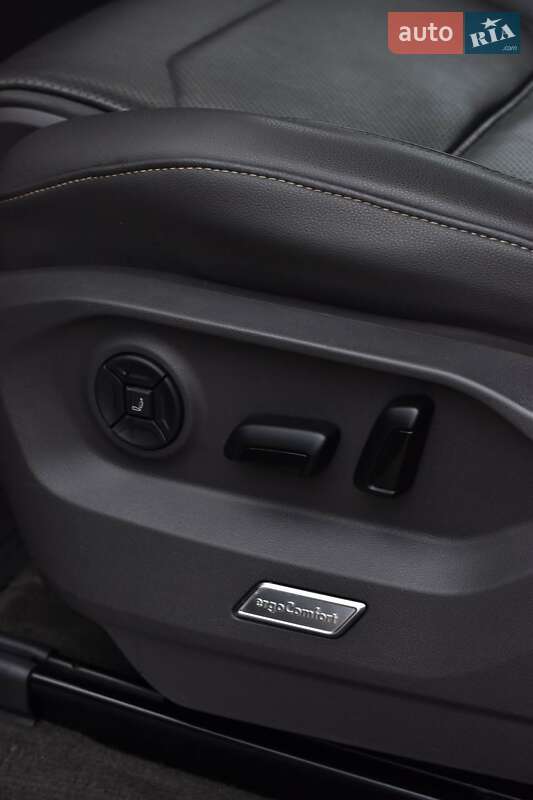 Внедорожник / Кроссовер Volkswagen Touareg 2020 в Кривом Роге