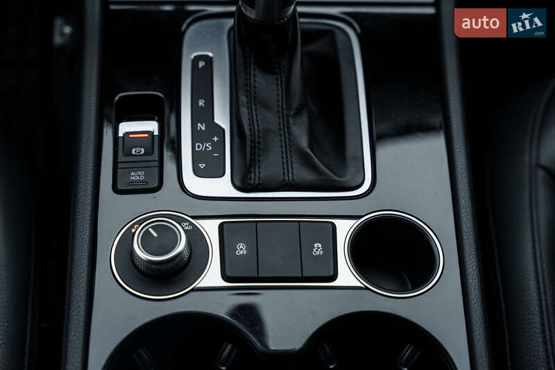 Позашляховик / Кросовер Volkswagen Touareg 2016 в Києві фото 22 Позашляховик / Кросовер Volkswagen Touareg 2016 в Києві