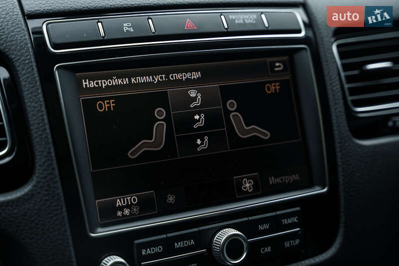 Позашляховик / Кросовер Volkswagen Touareg 2016 в Києві фото 35 Позашляховик / Кросовер Volkswagen Touareg 2016 в Києві