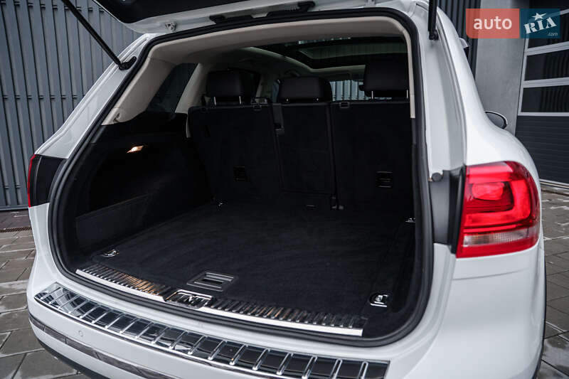 Позашляховик / Кросовер Volkswagen Touareg 2016 в Києві фото 10 Позашляховик / Кросовер Volkswagen Touareg 2016 в Києві