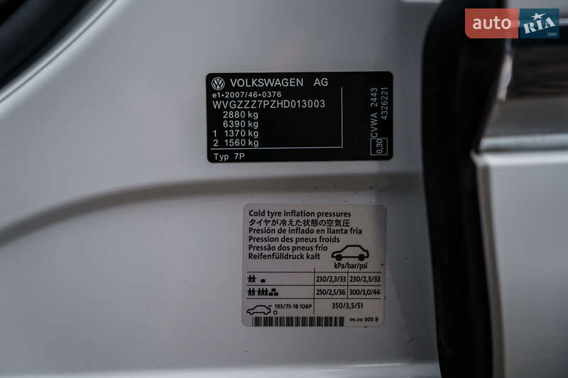 Позашляховик / Кросовер Volkswagen Touareg 2016 в Києві фото 44 Позашляховик / Кросовер Volkswagen Touareg 2016 в Києві