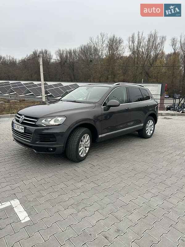 Внедорожник / Кроссовер Volkswagen Touareg 2010 в Хмельницком