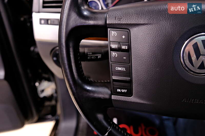 Внедорожник / Кроссовер Volkswagen Touareg 2008 в Одессе