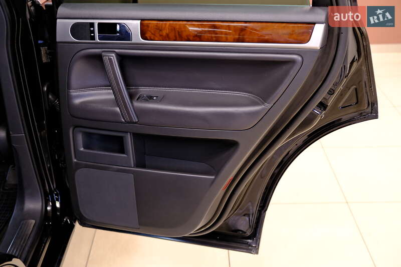 Внедорожник / Кроссовер Volkswagen Touareg 2008 в Одессе