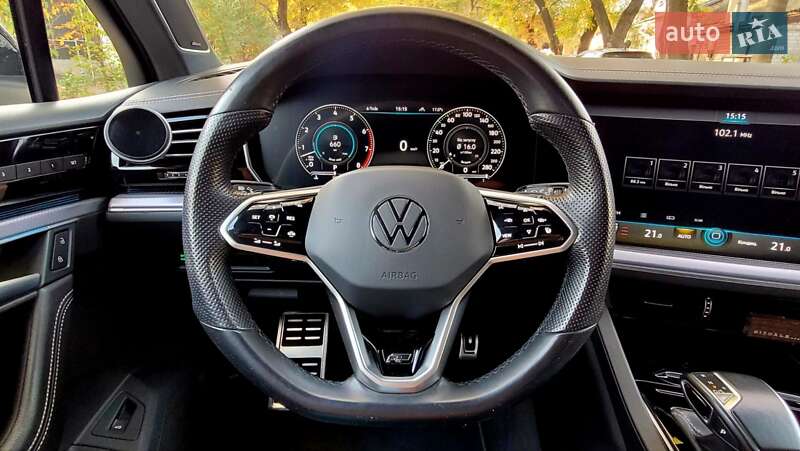 Внедорожник / Кроссовер Volkswagen Touareg 2020 в Николаеве
