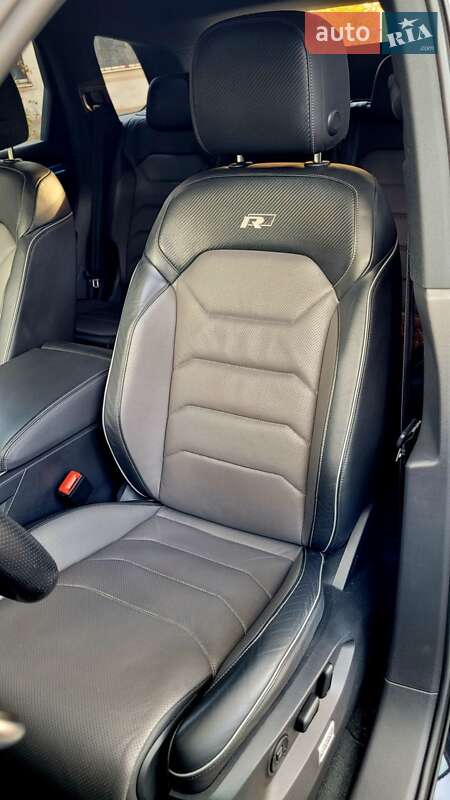 Внедорожник / Кроссовер Volkswagen Touareg 2020 в Николаеве