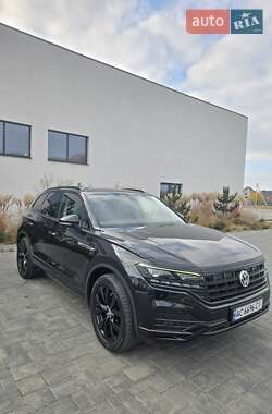 Внедорожник / Кроссовер Volkswagen Touareg 2018 в Луцке