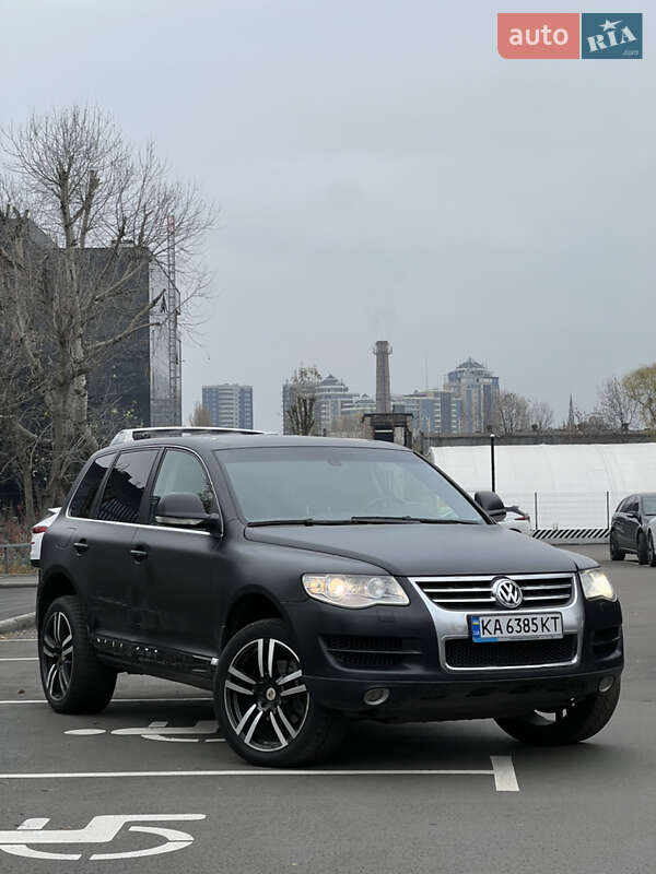 Позашляховик / Кросовер Volkswagen Touareg 2008 в Києві