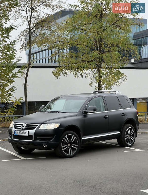 Позашляховик / Кросовер Volkswagen Touareg 2008 в Києві