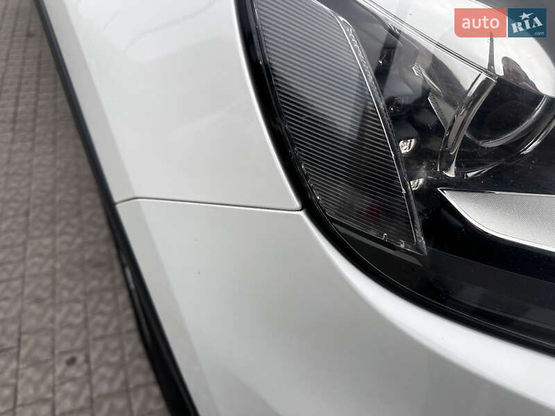 Позашляховик / Кросовер Volkswagen Touareg 2014 в Полтаві