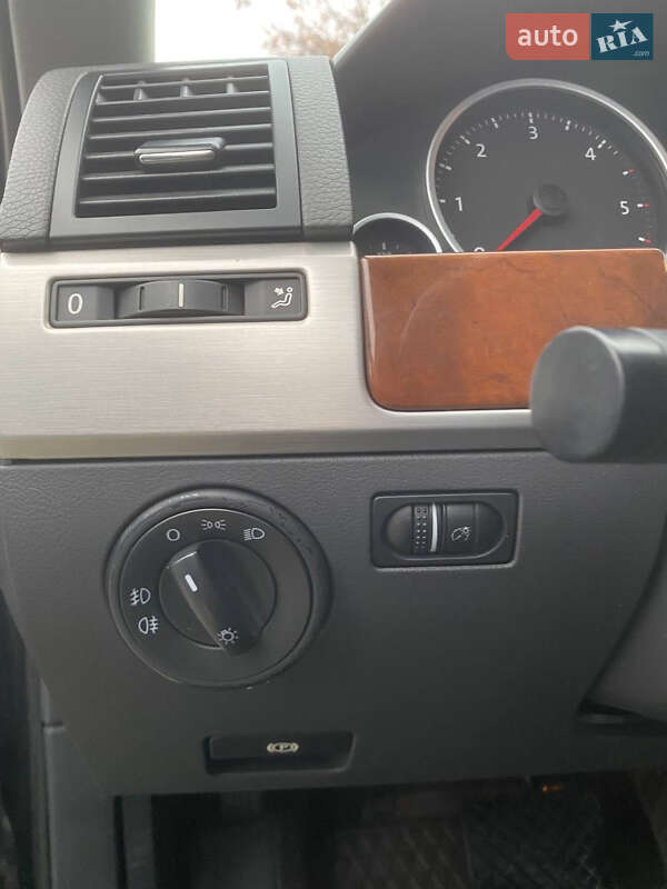 Позашляховик / Кросовер Volkswagen Touareg 2007 в Хмельницькому