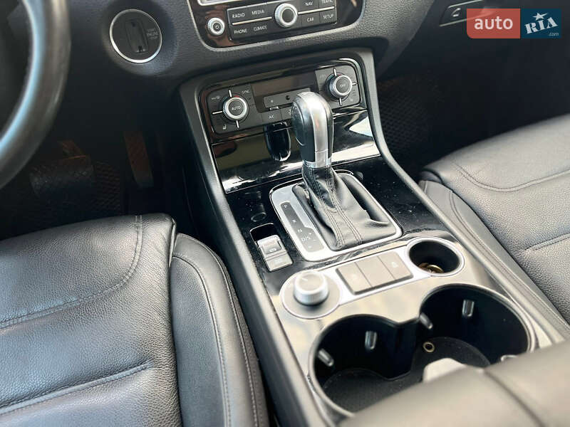 Внедорожник / Кроссовер Volkswagen Touareg 2015 в Владимире фото 49 Внедорожник / Кроссовер Volkswagen Touareg 2015 в Владимире