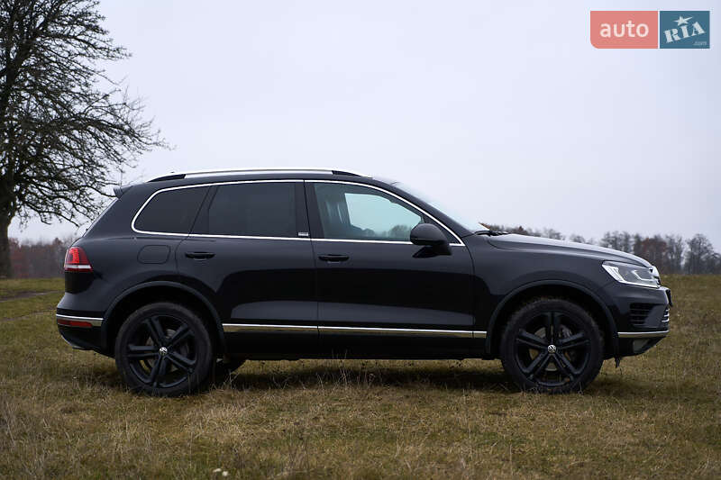 Внедорожник / Кроссовер Volkswagen Touareg 2017 в Бердичеве