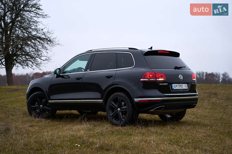 Внедорожник / Кроссовер Volkswagen Touareg 2017 в Бердичеве