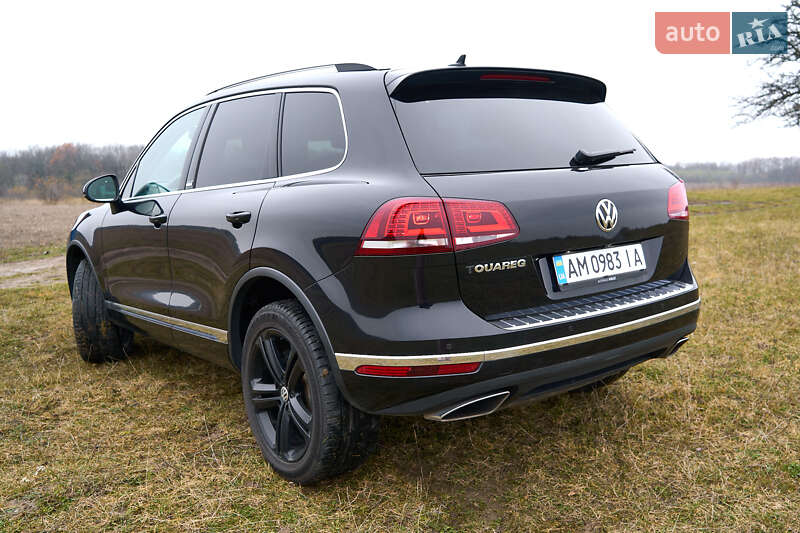 Внедорожник / Кроссовер Volkswagen Touareg 2017 в Бердичеве