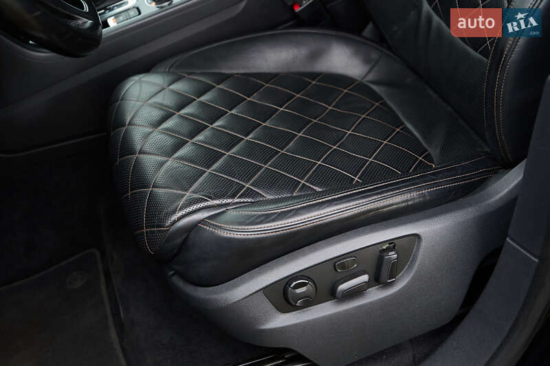 Внедорожник / Кроссовер Volkswagen Touareg 2017 в Бердичеве