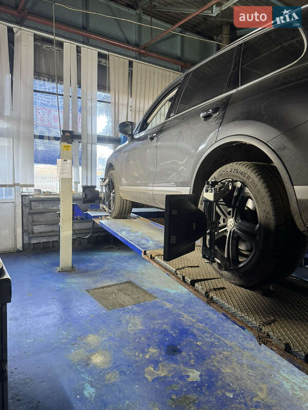 Внедорожник / Кроссовер Volkswagen Touareg 2017 в Бердичеве