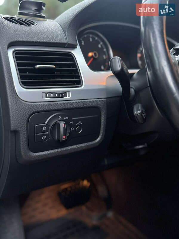 Внедорожник / Кроссовер Volkswagen Touareg 2010 в Яворове