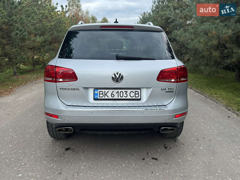 Внедорожник / Кроссовер Volkswagen Touareg 2010 в Яворове
