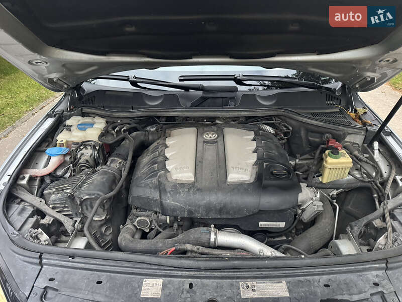 Внедорожник / Кроссовер Volkswagen Touareg 2010 в Яворове