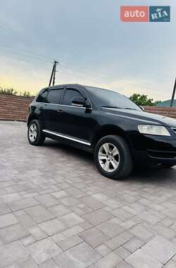 Позашляховик / Кросовер Volkswagen Touareg 2004 в Снятині