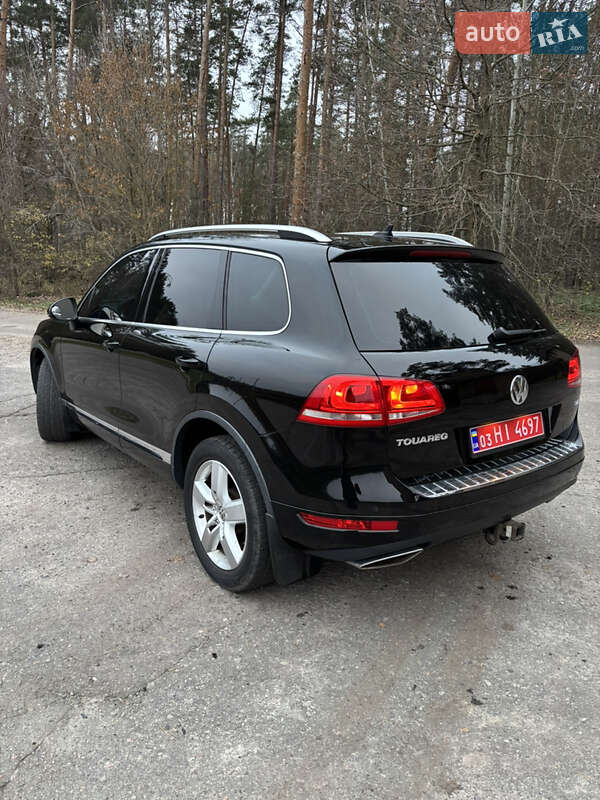 Позашляховик / Кросовер Volkswagen Touareg 2011 в Полтаві