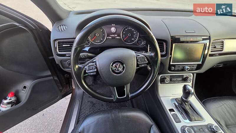 Позашляховик / Кросовер Volkswagen Touareg 2012 в Харкові