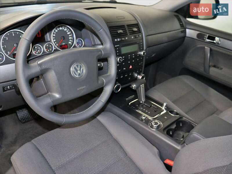 Позашляховик / Кросовер Volkswagen Touareg 2008 в Рівному