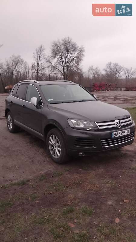Внедорожник / Кроссовер Volkswagen Touareg 2011 в Кропивницком