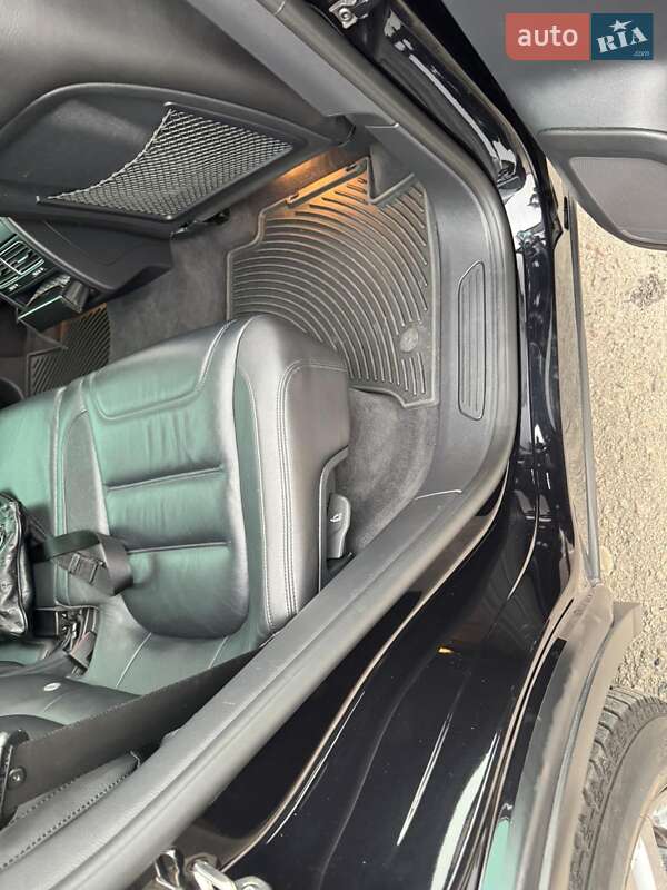 Позашляховик / Кросовер Volkswagen Touareg 2015 в Рівному