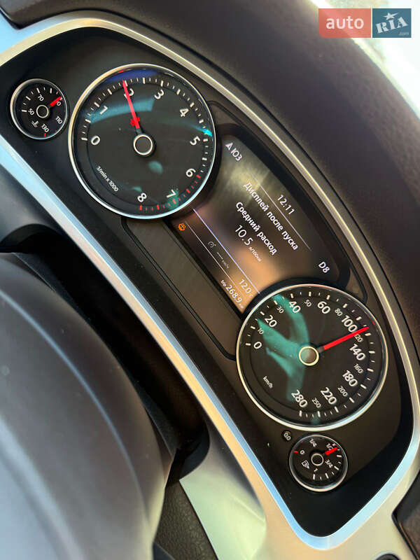 Позашляховик / Кросовер Volkswagen Touareg 2011 в Кам'янець-Подільському